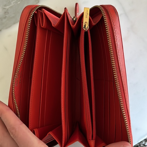 Women’s Salvatore Ferragamo Wallet - Picture 5 of 8